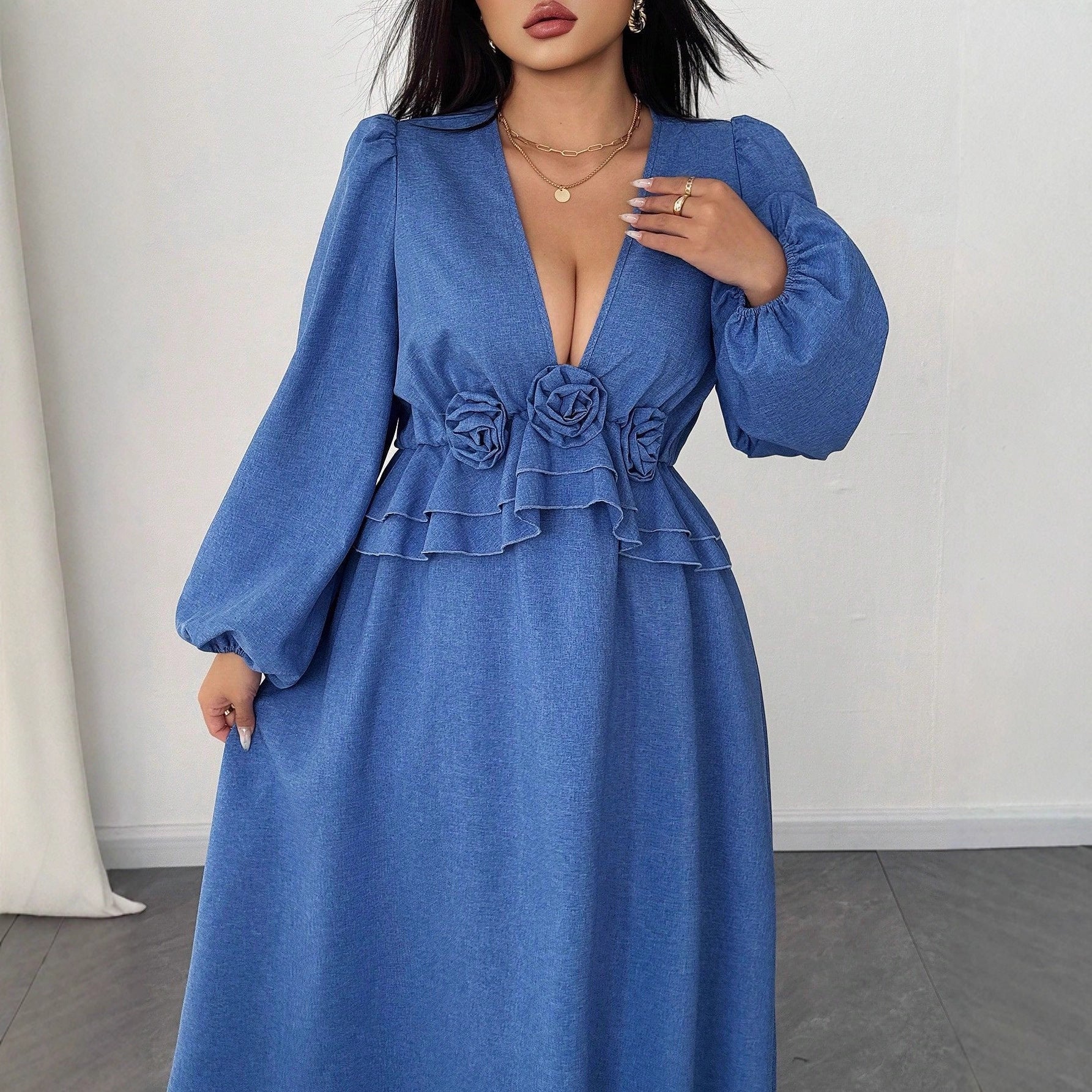 Fashionable V-Neck Floral Maxi Dress with Waist Cinching, Plus Size Women's Long Dress