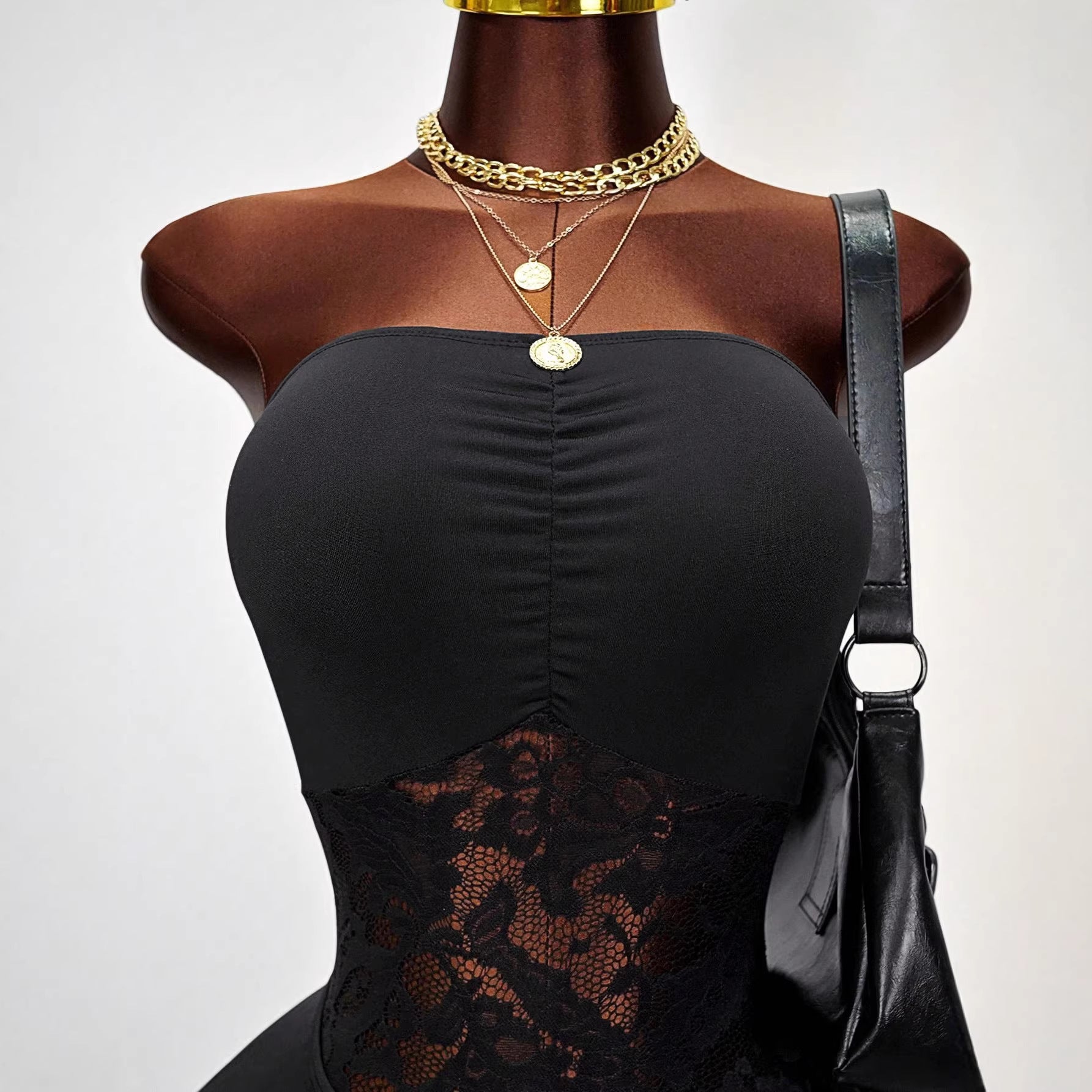 Sleeveless hollowed out slim fit dress