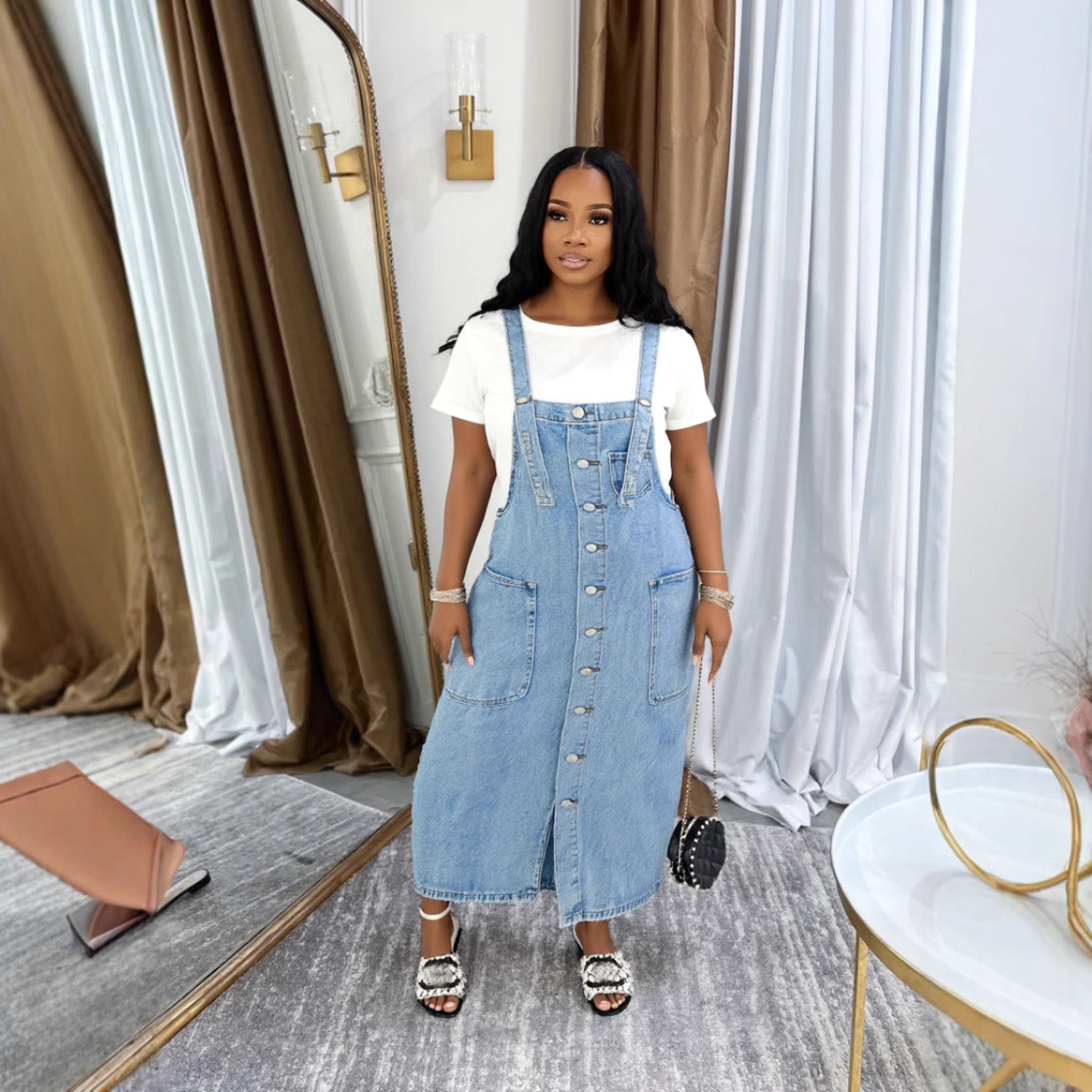 Chic Single-Button Knee-Length Sleeveless Denim Dress with Mid-Length Silhouette