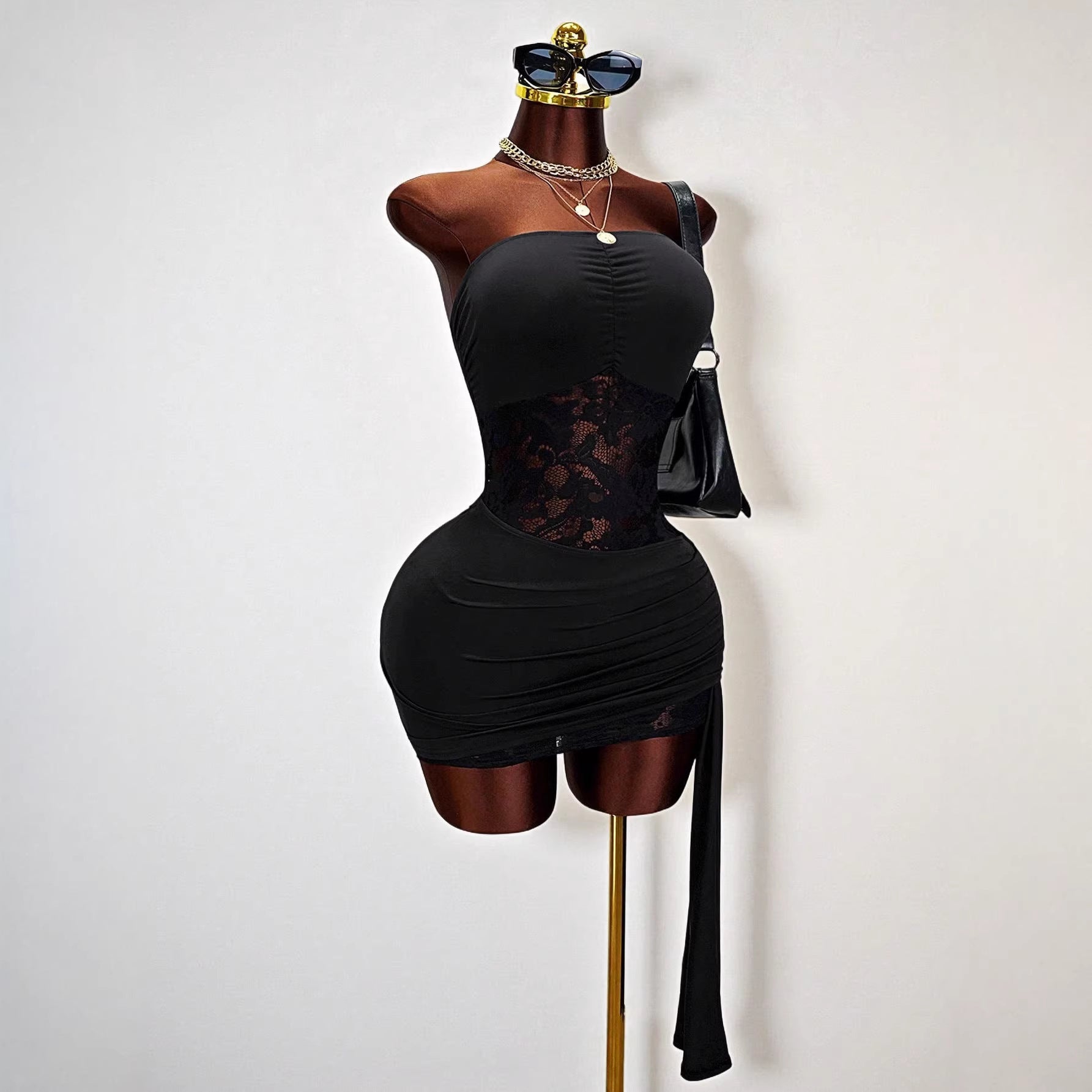 Sleeveless hollowed out slim fit dress