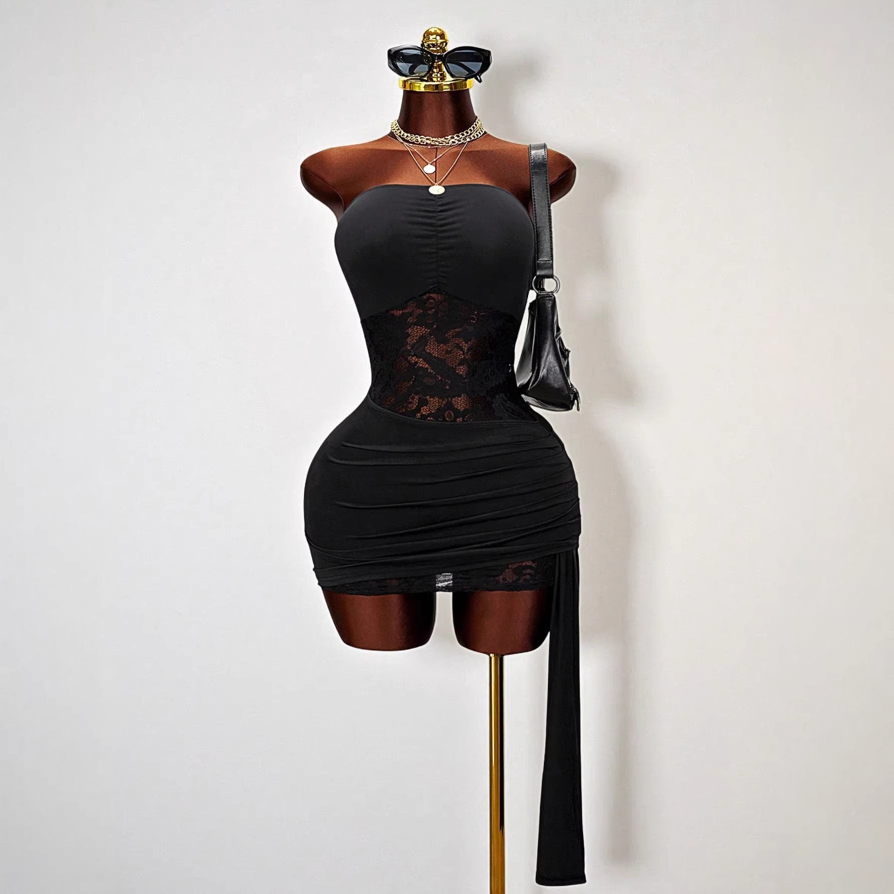 Sleeveless hollowed out slim fit dress